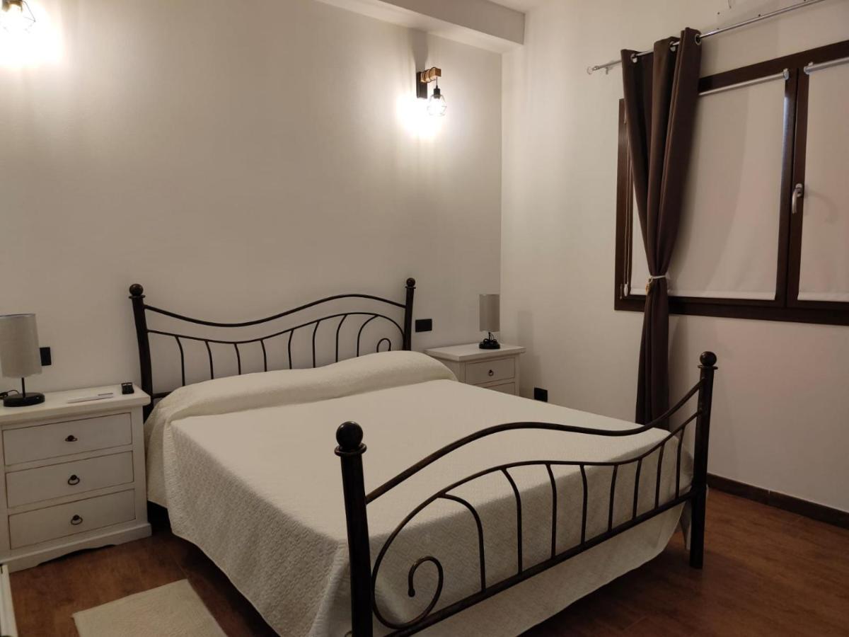 Casa Janas Affittacamere Bed & Breakfast Пишинас Экстерьер фото