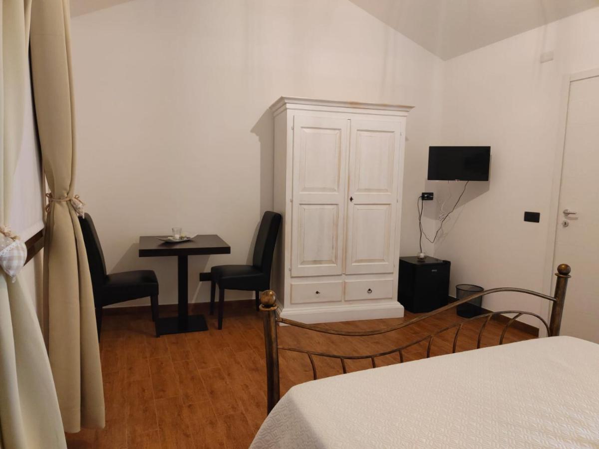 Casa Janas Affittacamere Bed & Breakfast Пишинас Экстерьер фото