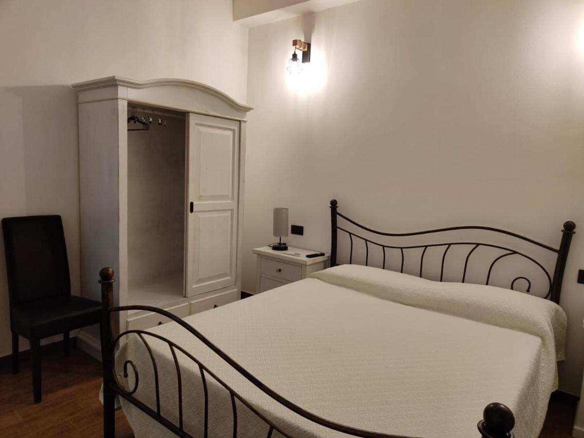Casa Janas Affittacamere Bed & Breakfast Пишинас Экстерьер фото